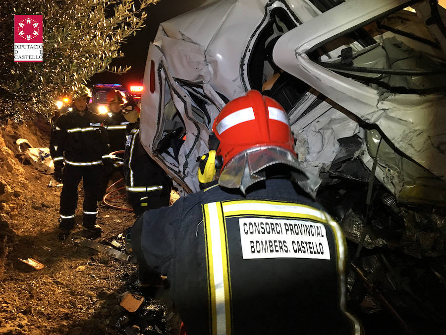 Fotos del accidente mortal en la N-340 en Alcalá de Xivert