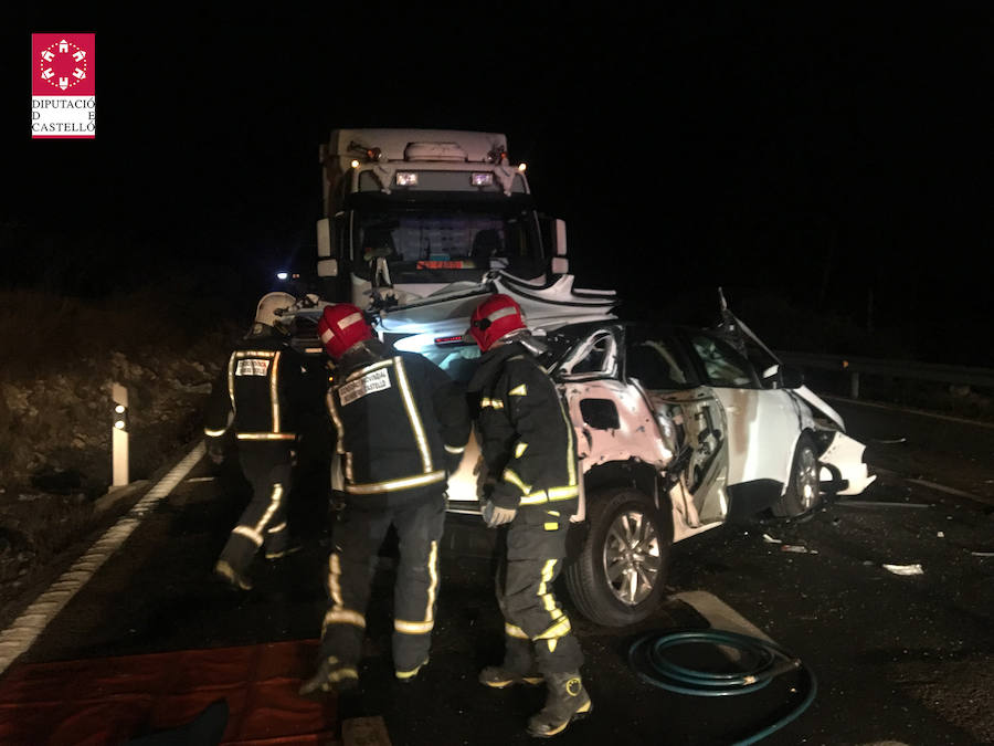 Fotos del accidente mortal en la N-340 en Alcalá de Xivert