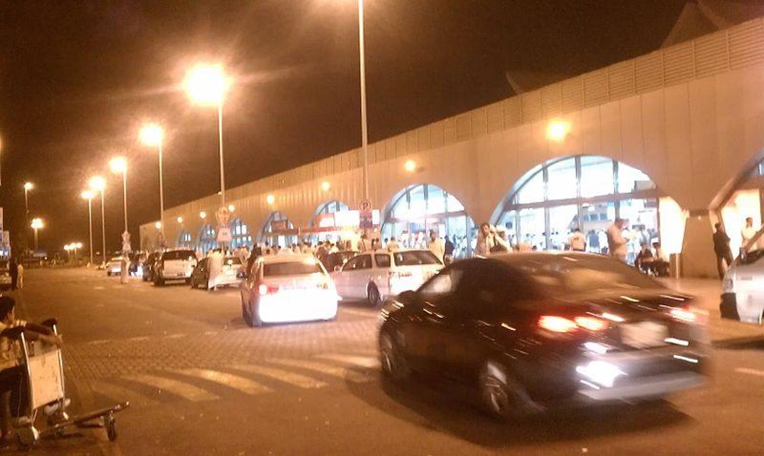Aeropuerto de King Abdulaziz de Yeda (Arabia Saudí), que se enfrenta cada año a la temporada de peregrinaciones islámicas con inodoros infames, sin asientos y un personal «grosero, perezoso e incompetente».