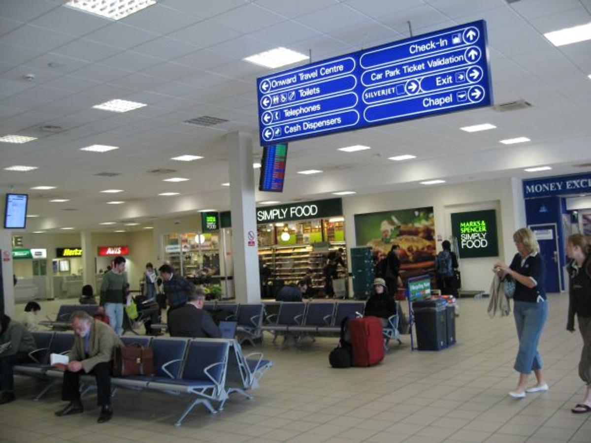 Aeropuerto de Luton en Inglaterra. Un apeadero del 'low cost'.