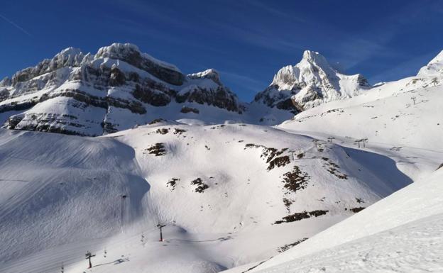 Las montañas de Candanchú han vuelto a recibir nieve esta semana