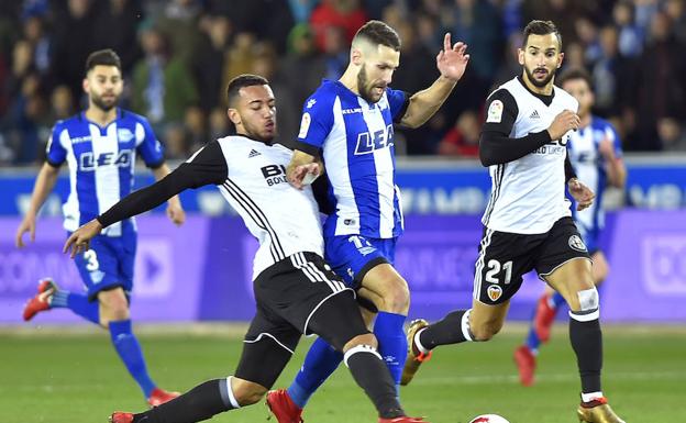 Ruben Vezo, jugador del Valencia CF, durante el partido contra el Alavés.