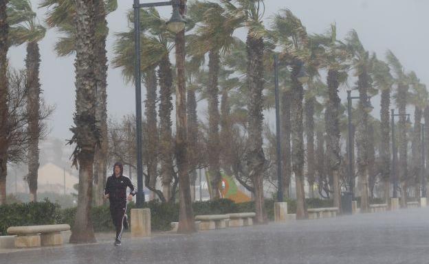 Lluvia en la Malvarrosa.