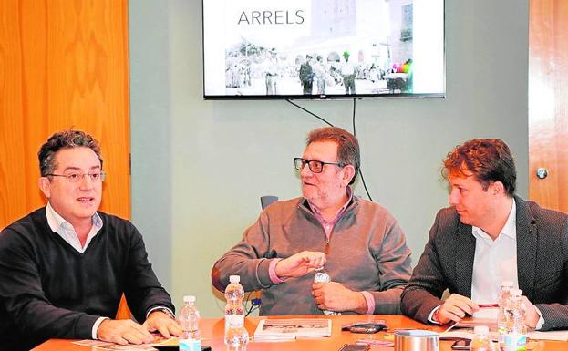 El alcalde, Ros, con Campos y Magraner presentan el Festival.