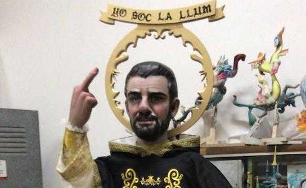 Los vicentinos piden la retirada de un ninot sobre el santo