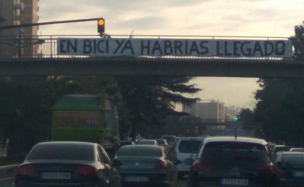 Los atascos desatan la colocación de pancartas en Valencia