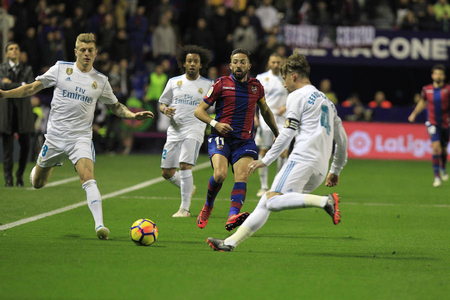 Estas son las imágenes que deja el partido de Liga en el Ciutat de València