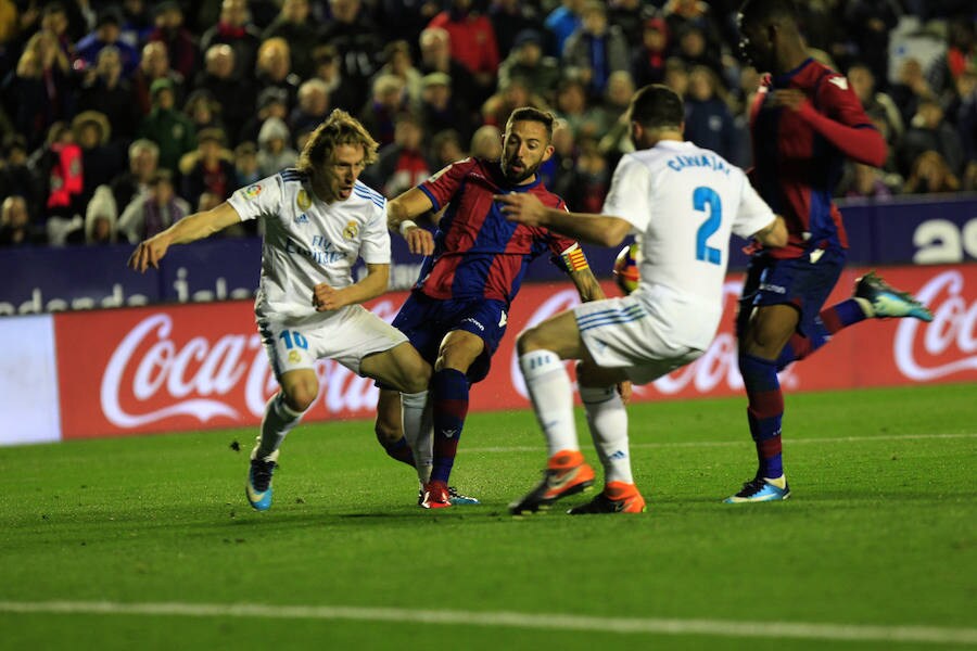 Estas son las imágenes que deja el partido de Liga en el Ciutat de València