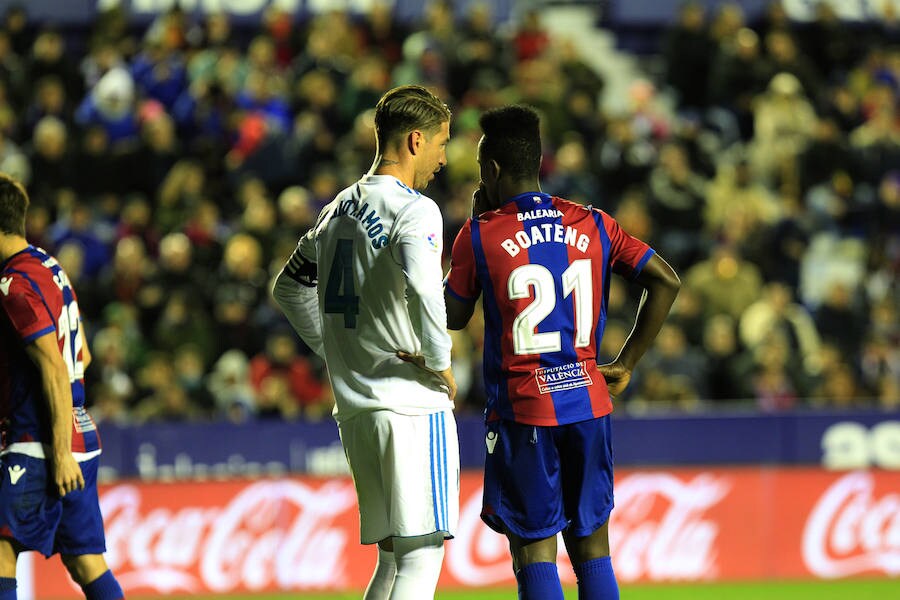 Estas son las imágenes que deja el partido de Liga en el Ciutat de València