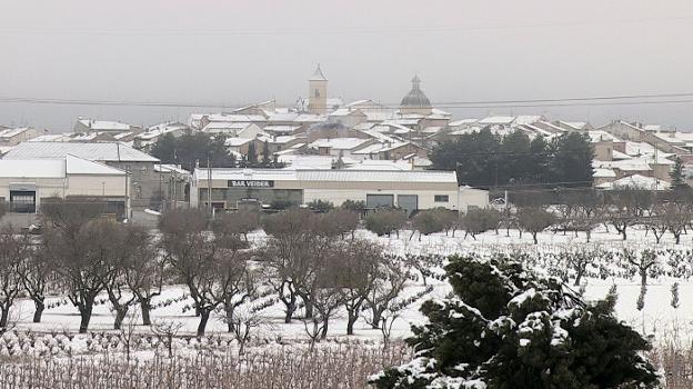 Vista de Villagordo del Cabriel nevado. 