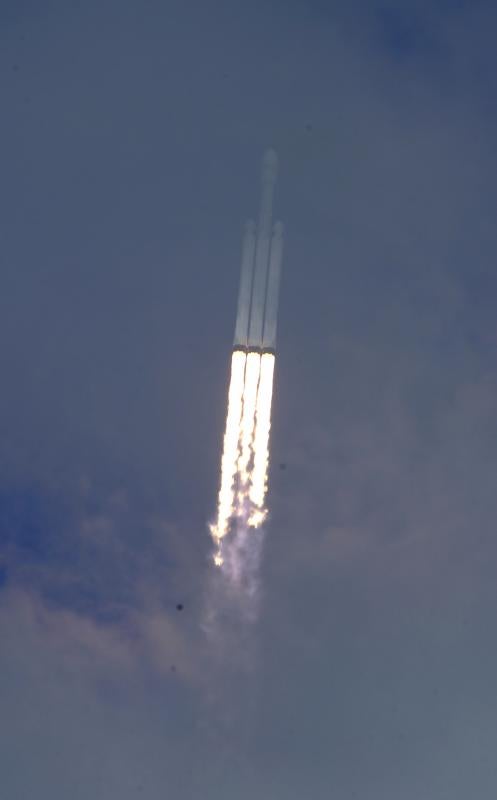 El lanzamiento del Falcon Heavy, en imágenes