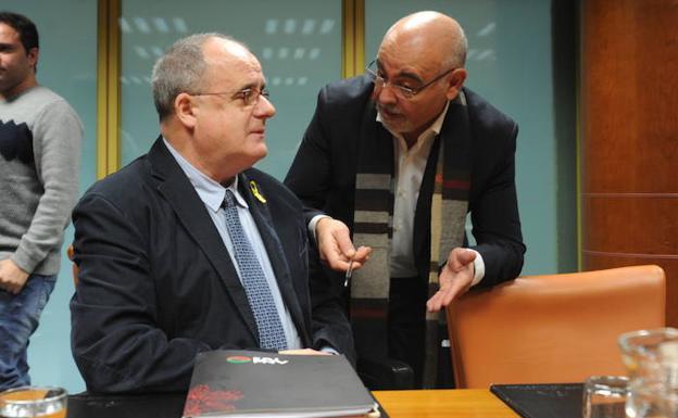 El presidente del PNV en Gipuzkoa y portavoz en el Parlamento Vasco, Joseba Egibar, durante la ponencia de autogobierno.