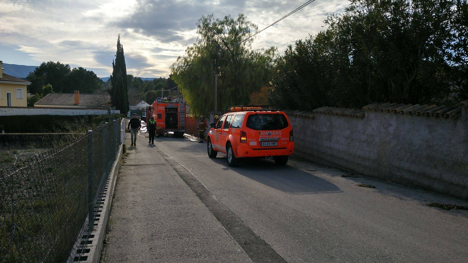 Un incendio de una casa de campo en ontinyent ha causado la muerte de dos bebés de 10 meses. Las pequeñas se encontraban solas en casa porque el padre había salido a cortar leña cerca.