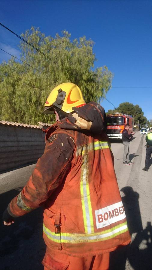 Un incendio de una casa de campo en ontinyent ha causado la muerte de dos bebés de 10 meses. Las pequeñas se encontraban solas en casa porque el padre había salido a cortar leña cerca.