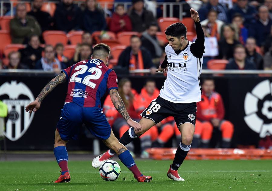 Estas son las imágenes que deja el derbi en Mestalla, jornada 23 de la Liga