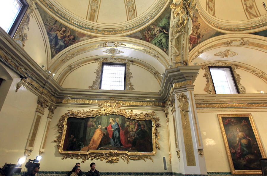 La iglesia de San Nicolás, considerada "la Capilla Sixtina valenciana" tras su recuperación pictórica y estructural de los últimos años, luce ya la restauración y el reagrupamiento cronológico también de su Capilla de la Comunión, una obra del siglo XVIII que arrastraba décadas de deterioro. Los trabajos de restauración de la capilla han concluido tras nueve meses y una inversión de un millón de euros financiados por la Fundación Hortensia Herrero, que lleva invertidos ya 5,5 millones en los últimos seis años en esta iglesia. La Capilla de la Comunión data de 1760 y aunque ha sido restaurada a principios del siglo XX, era "evidente su deterioro progresivo desde los años 30" y en ella pueden verse dos cúpulas sucesivas, "algo que no sucede en ninguna otra capilla valenciana". 