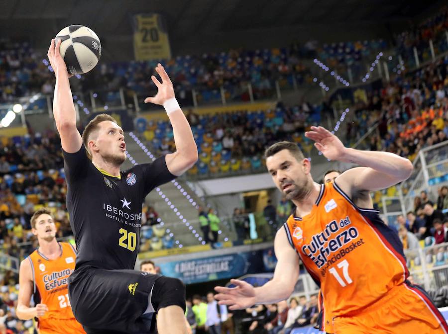 Estas son las imágenes que deja el partido de cuartos de final de Copa del Rey en el Gran Canaria Arena