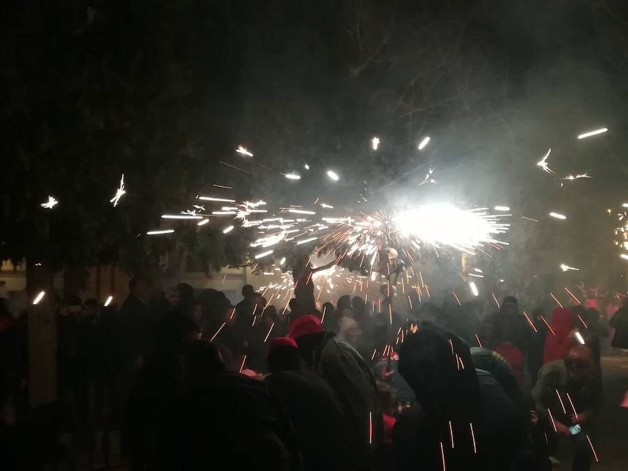 El barrio de Valencia celebra los días previos a la festividad de su patrona. Hoy ha tenido lugar el correfoc por las calles del casco antiguo. El programa de actos para este fin de semana es el siguiente: sábado: guitarrà y cant d'estil; domingo: alborada a la medianoche, volteo de campanas y disparo pirotécnico por la mañana y ofrenda a las 18 horas; lunes: misa de descubrir a las 06:30 horas, traslado de la imagen a mediodía, mascletà en la plaza Badajoz a las 14 horas, procesión a las 20 horas y disparo de fuegos artificiales a las 22 horas.