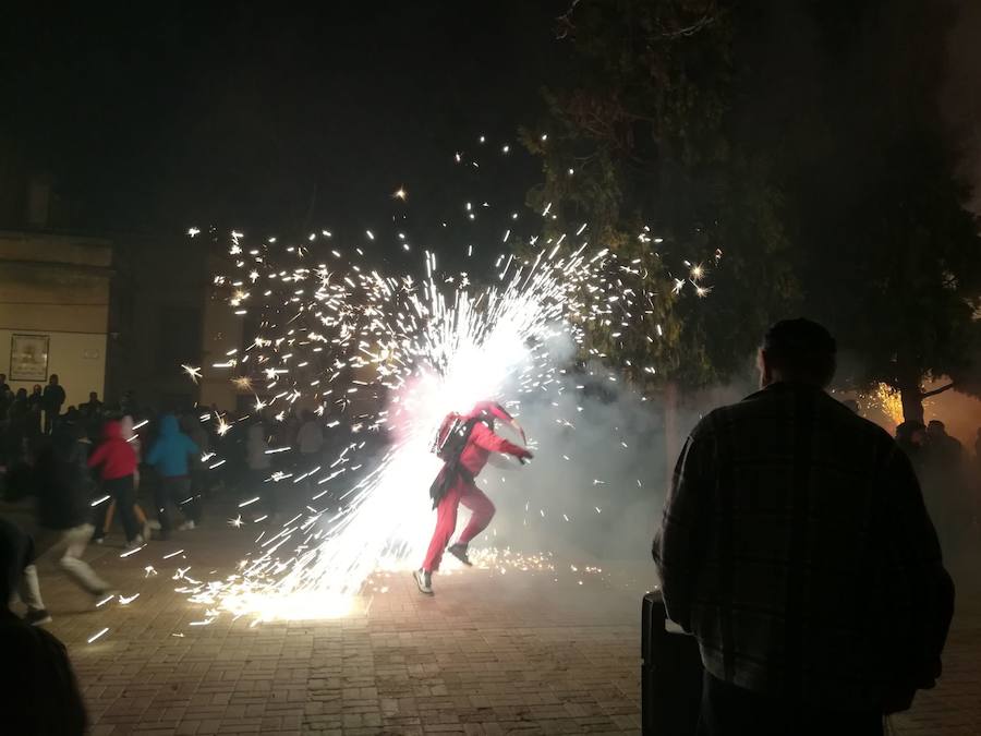 El barrio de Valencia celebra los días previos a la festividad de su patrona. Hoy ha tenido lugar el correfoc por las calles del casco antiguo. El programa de actos para este fin de semana es el siguiente: sábado: guitarrà y cant d'estil; domingo: alborada a la medianoche, volteo de campanas y disparo pirotécnico por la mañana y ofrenda a las 18 horas; lunes: misa de descubrir a las 06:30 horas, traslado de la imagen a mediodía, mascletà en la plaza Badajoz a las 14 horas, procesión a las 20 horas y disparo de fuegos artificiales a las 22 horas.