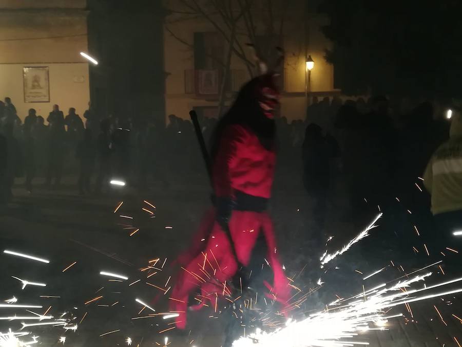 El barrio de Valencia celebra los días previos a la festividad de su patrona. Hoy ha tenido lugar el correfoc por las calles del casco antiguo. El programa de actos para este fin de semana es el siguiente: sábado: guitarrà y cant d'estil; domingo: alborada a la medianoche, volteo de campanas y disparo pirotécnico por la mañana y ofrenda a las 18 horas; lunes: misa de descubrir a las 06:30 horas, traslado de la imagen a mediodía, mascletà en la plaza Badajoz a las 14 horas, procesión a las 20 horas y disparo de fuegos artificiales a las 22 horas.