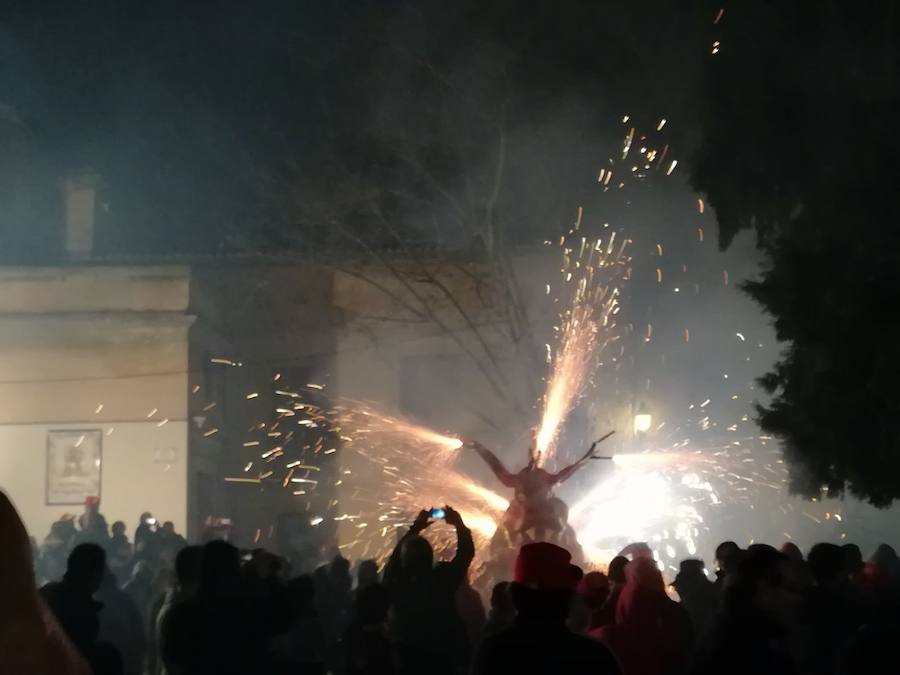 El barrio de Valencia celebra los días previos a la festividad de su patrona. Hoy ha tenido lugar el correfoc por las calles del casco antiguo. El programa de actos para este fin de semana es el siguiente: sábado: guitarrà y cant d'estil; domingo: alborada a la medianoche, volteo de campanas y disparo pirotécnico por la mañana y ofrenda a las 18 horas; lunes: misa de descubrir a las 06:30 horas, traslado de la imagen a mediodía, mascletà en la plaza Badajoz a las 14 horas, procesión a las 20 horas y disparo de fuegos artificiales a las 22 horas.