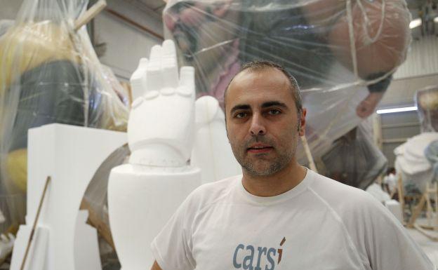 Carlos Carsí en su taller, en una imagen de archivo.