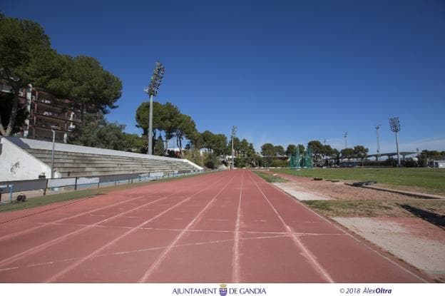 Estado actual de la pista de atletismo que va a acondicionar el Ayuntamiento. 