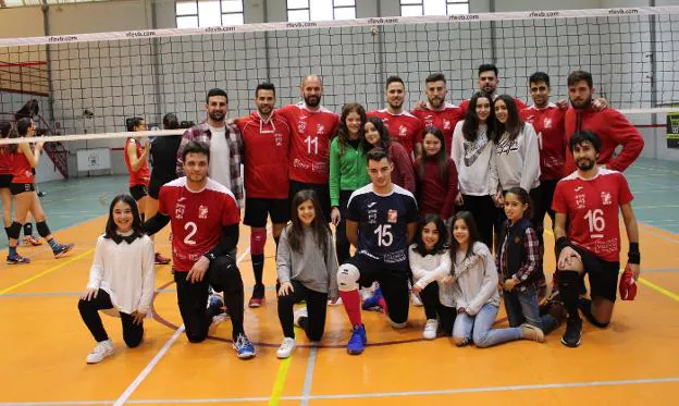 El equipo masculino del Xàtiva Voleibol en el encuentro del pasado sábado. 