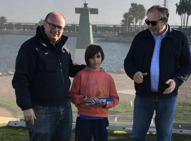 Javier Martínez recogiendo el premio. 