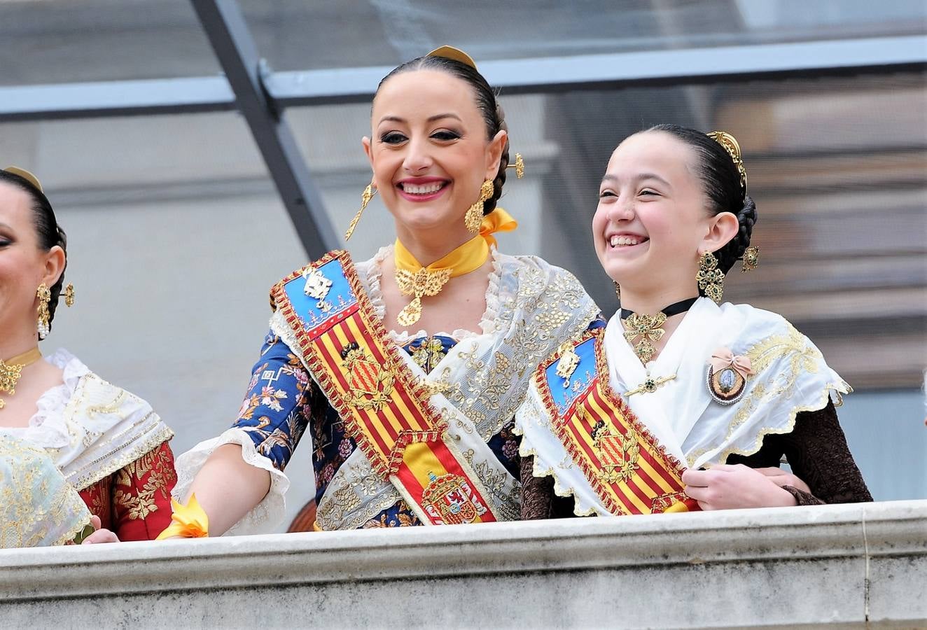 Fotos del público en la mascleta de hoy, 1 de marzo de 2018, la primera de estas Fallas, disparada por pirotecnia Peñarroja.