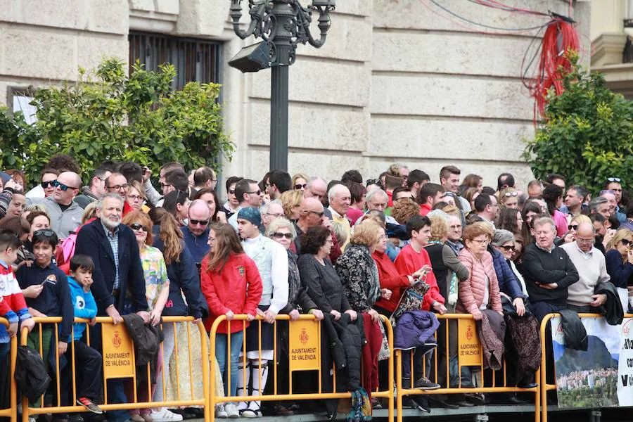 La pirotecnia madrileña Vulcano ha sido la encargada de disparar la mascletà de hoy, sábado 3 de marzo, en la plaza del Ayuntamiento de Valencia.