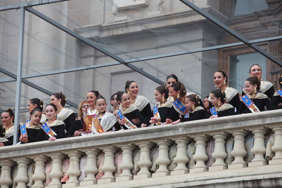 La pirotecnia madrileña Vulcano ha sido la encargada de disparar la mascletà de hoy, sábado 3 de marzo, en la plaza del Ayuntamiento de Valencia.