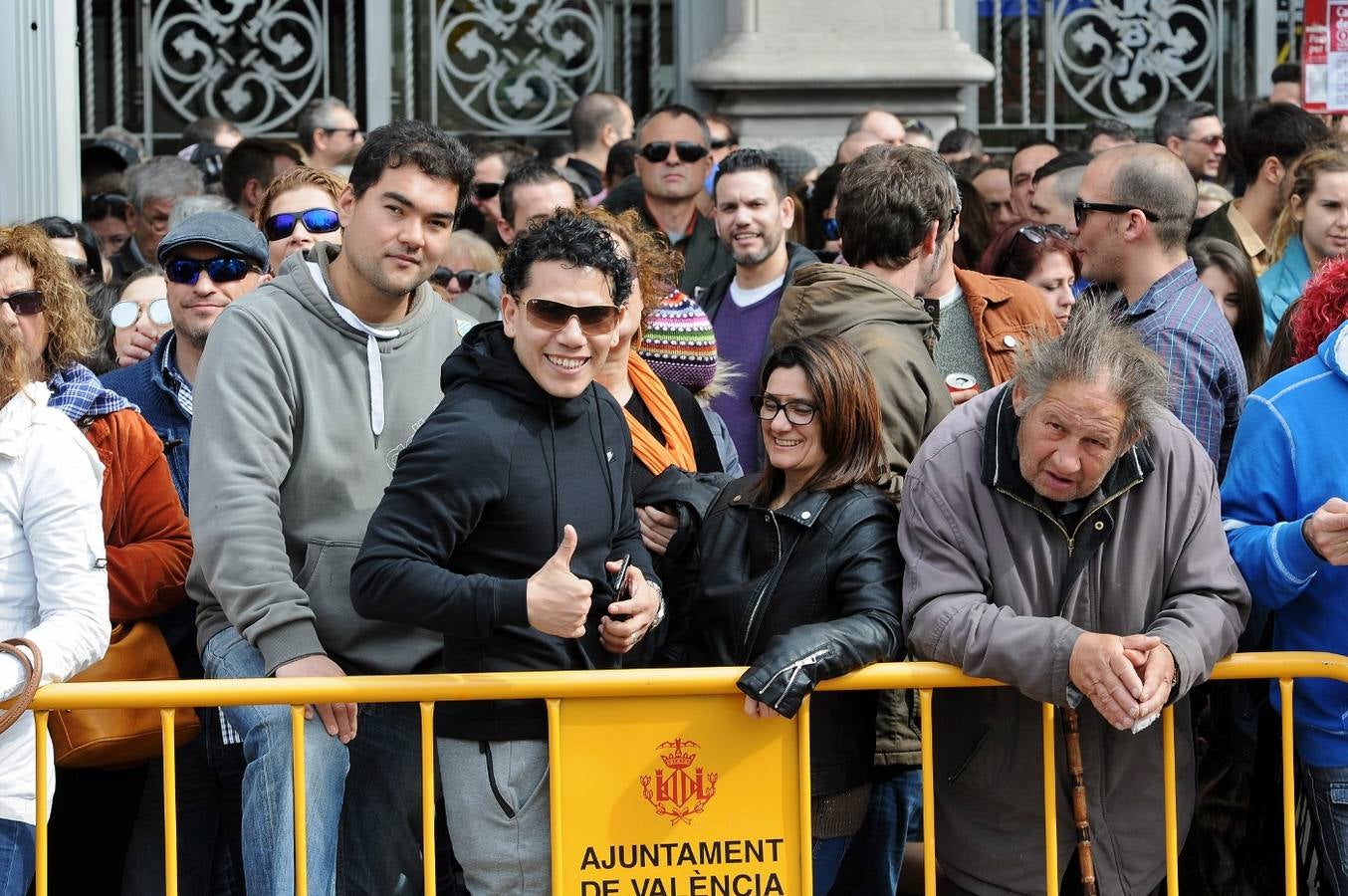 Fotos: Búscate en la mascletà de hoy, sábado 3 de marzo, disparada por Vulcano