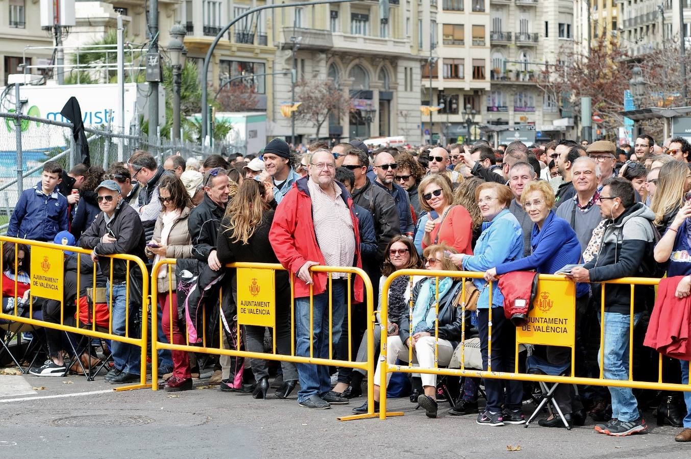 Fotos: Búscate en la mascletà de hoy, sábado 3 de marzo, disparada por Vulcano