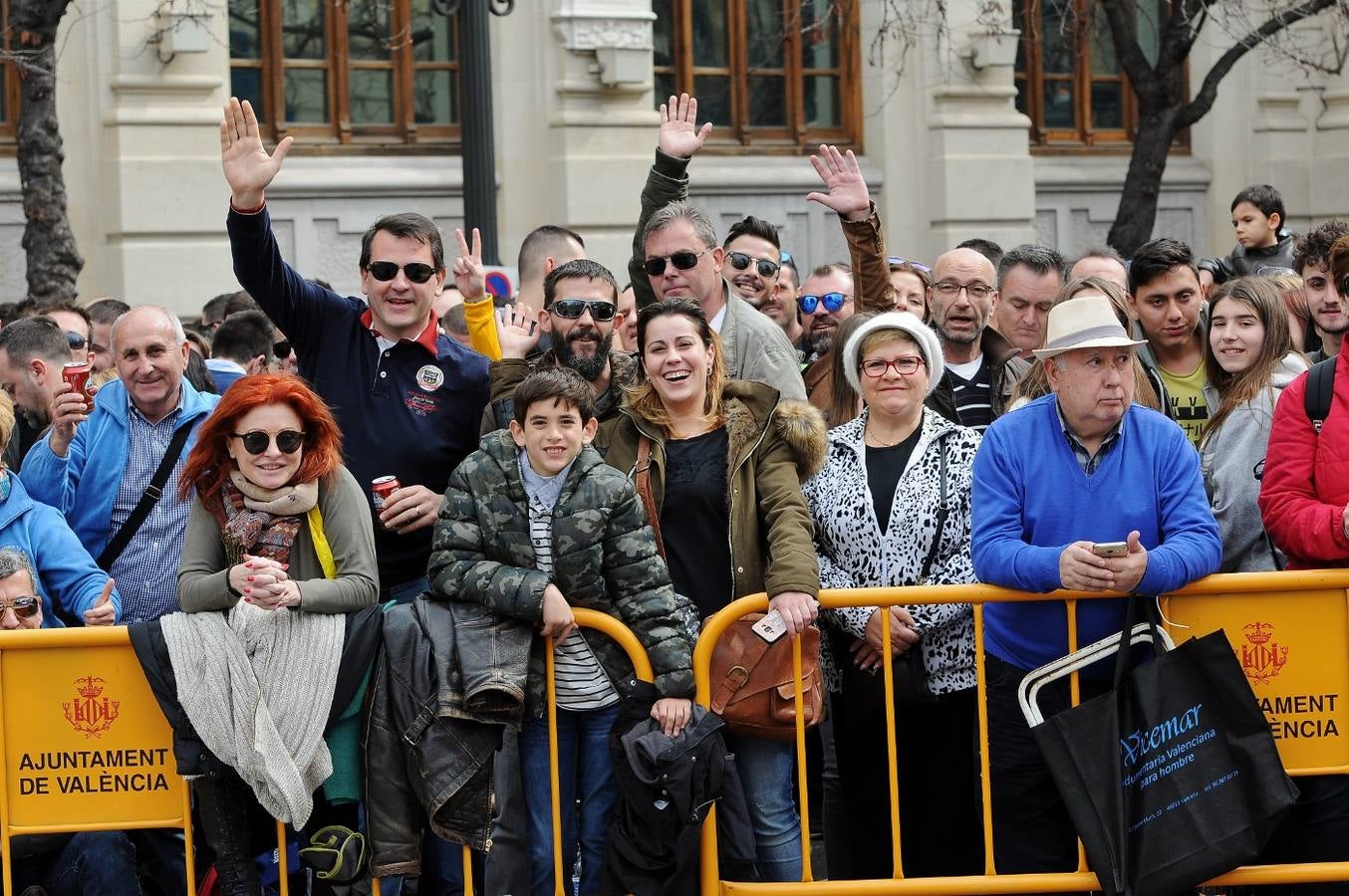 Fotos: Búscate en la mascletà de hoy, sábado 3 de marzo, disparada por Vulcano