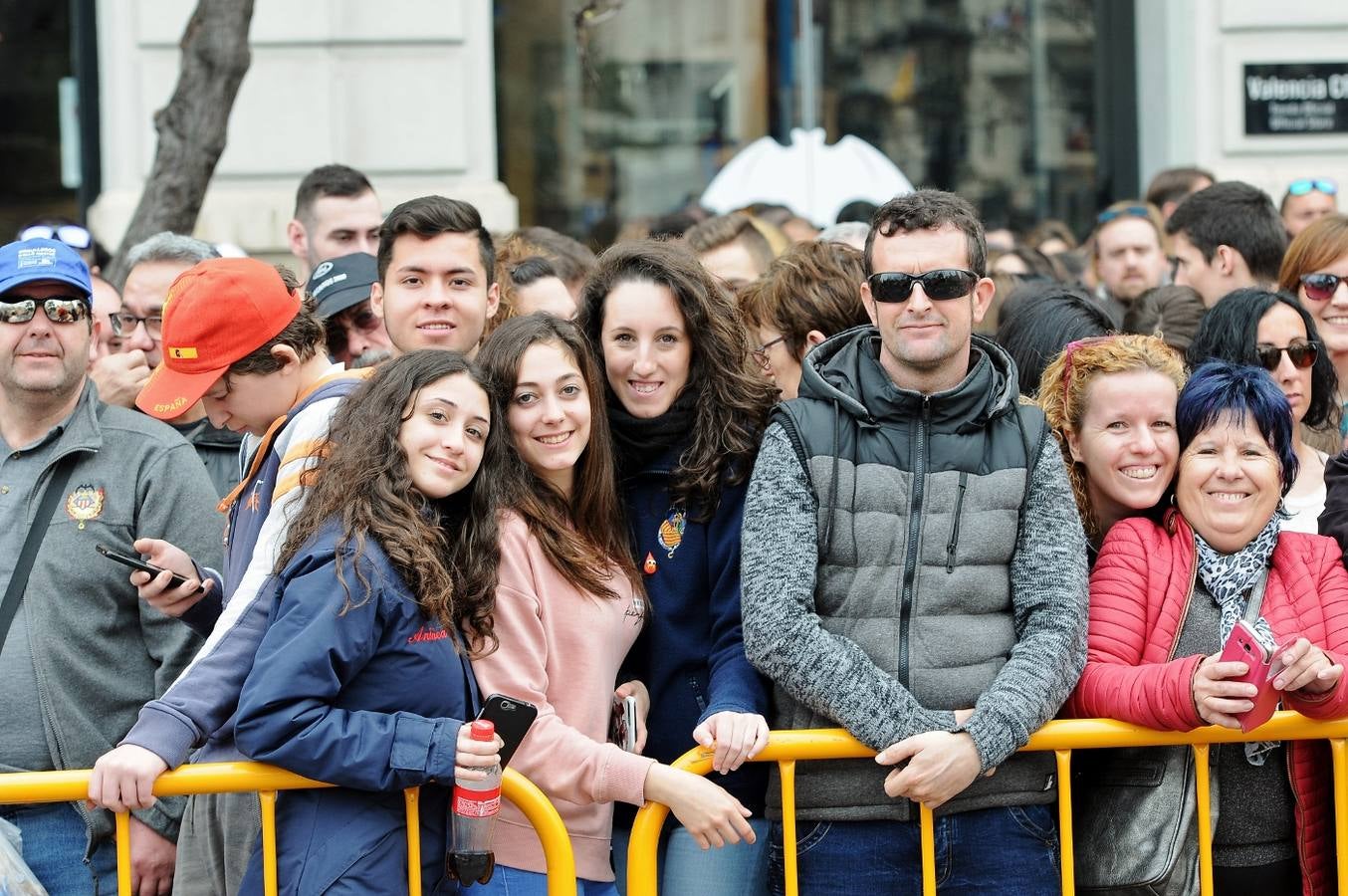 Fotos: Búscate en la mascletà de hoy, sábado 3 de marzo, disparada por Vulcano