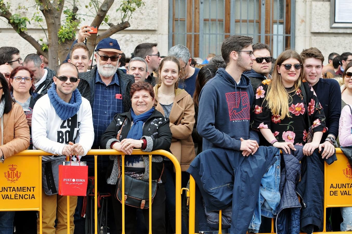 Fotos: Búscate en la mascletà de hoy, sábado 3 de marzo, disparada por Vulcano