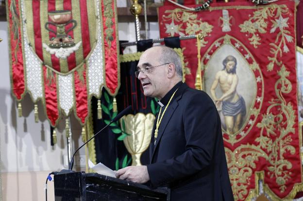 El obispo auxiliar Arturo Ros, ayer, en el pregón. 