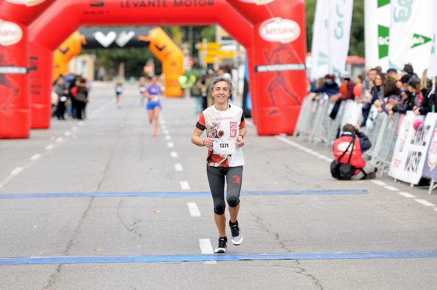 Fotos: Búscate en la cuarta edición de la carrera 10KFEM de Valencia