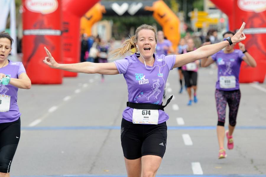 Fotos: Búscate en la cuarta edición de la carrera 10KFEM de Valencia