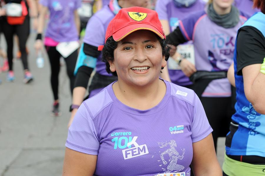 Fotos: Búscate en la cuarta edición de la carrera 10KFEM de Valencia