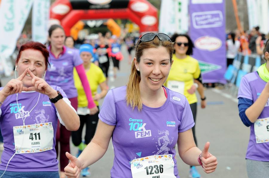 Fotos: Búscate en la cuarta edición de la carrera 10KFEM de Valencia