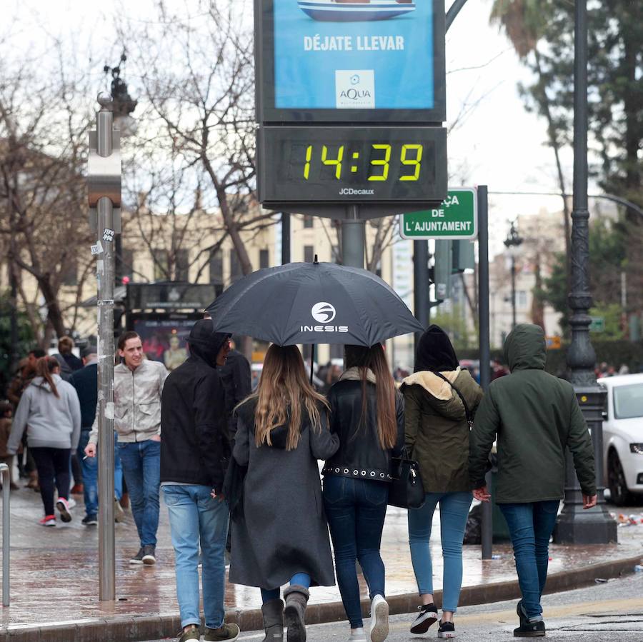 Fotos: Así ha sido la mascletà del primer domingo de marzo
