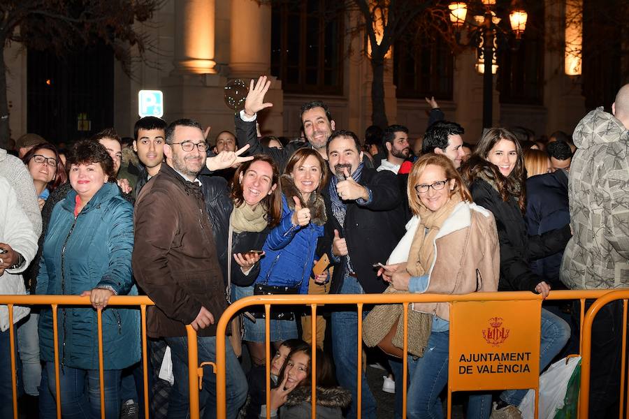 Fotos: Fotos de la mascletà de colores de pirotecnia Vulcano (3-03-2018)