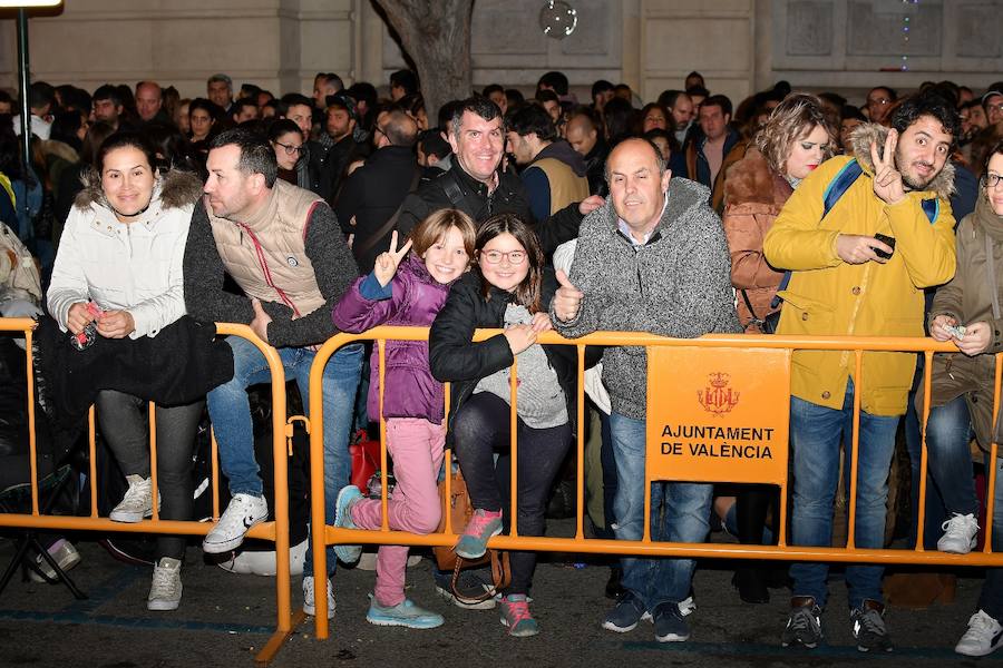 Fotos: Fotos de la mascletà de colores de pirotecnia Vulcano (3-03-2018)
