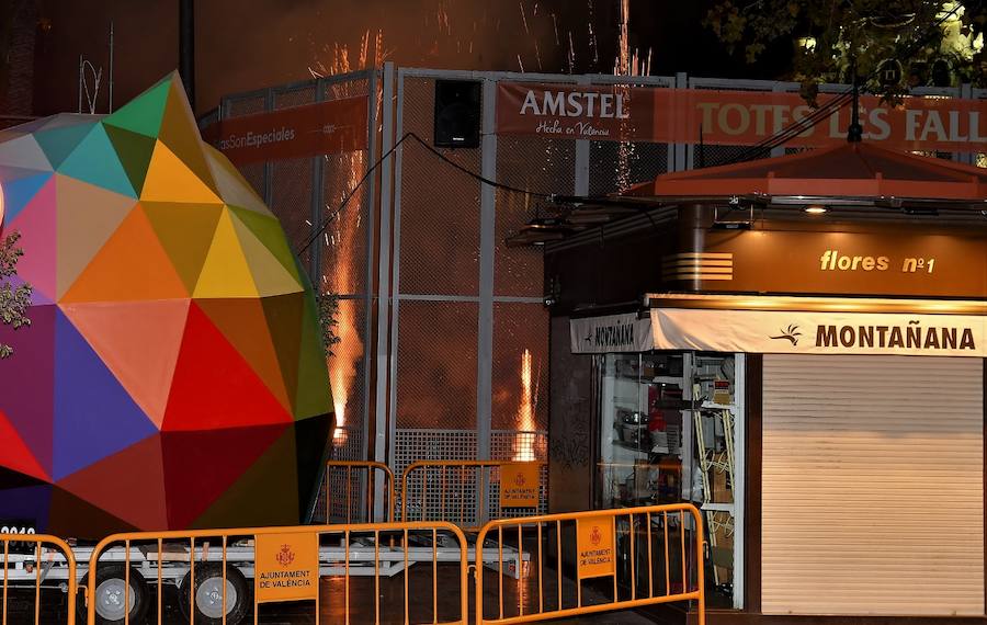 Fotos: Fotos de la mascletà de colores de pirotecnia Vulcano (3-03-2018)