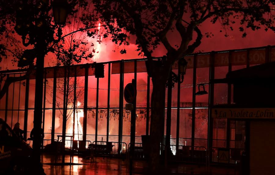 Fotos: Fotos de la mascletà de colores de pirotecnia Vulcano (3-03-2018)