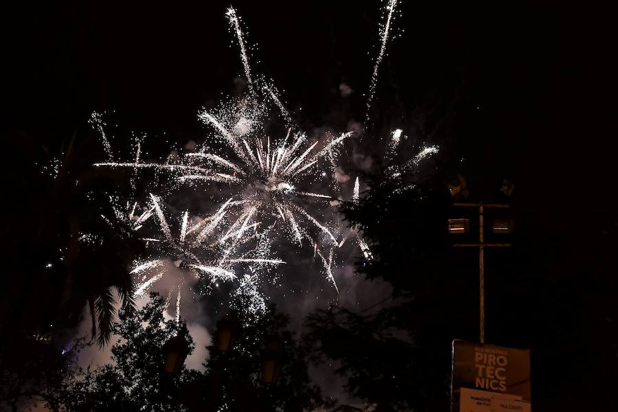 Fotos: Fotos de la mascletà de colores de pirotecnia Vulcano (3-03-2018)