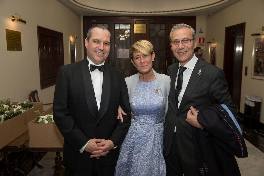 Convento Jerusalén-Matemático Marzal ha celebrado su 125 aniversario con una gala a través de la cual se ha hecho un repaso de la historia de la comisión. Al acto han acudido artistas falleros, falleras mayores e infantiles, así como miembros de la veterana comisión fallera.