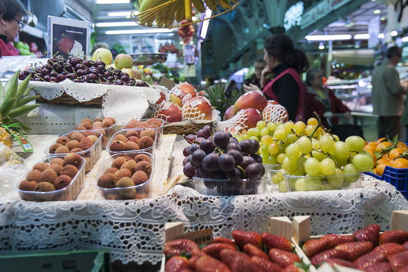 Mercado Central | "Tengo la suerte de vivir justo al lado y es un auténtico privilegio poder cruzarlo todos los días", cuenta Rocío Gil, fallera mayor de Valencia de 2018, en referencia al Mercado Central. Con él comenzamos el recorrido por sus rincones favoritos de la ciudad.